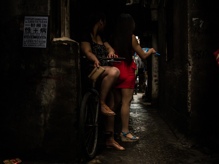 Spoleto: strada Flaminia, invasa da prostitute nigeriane